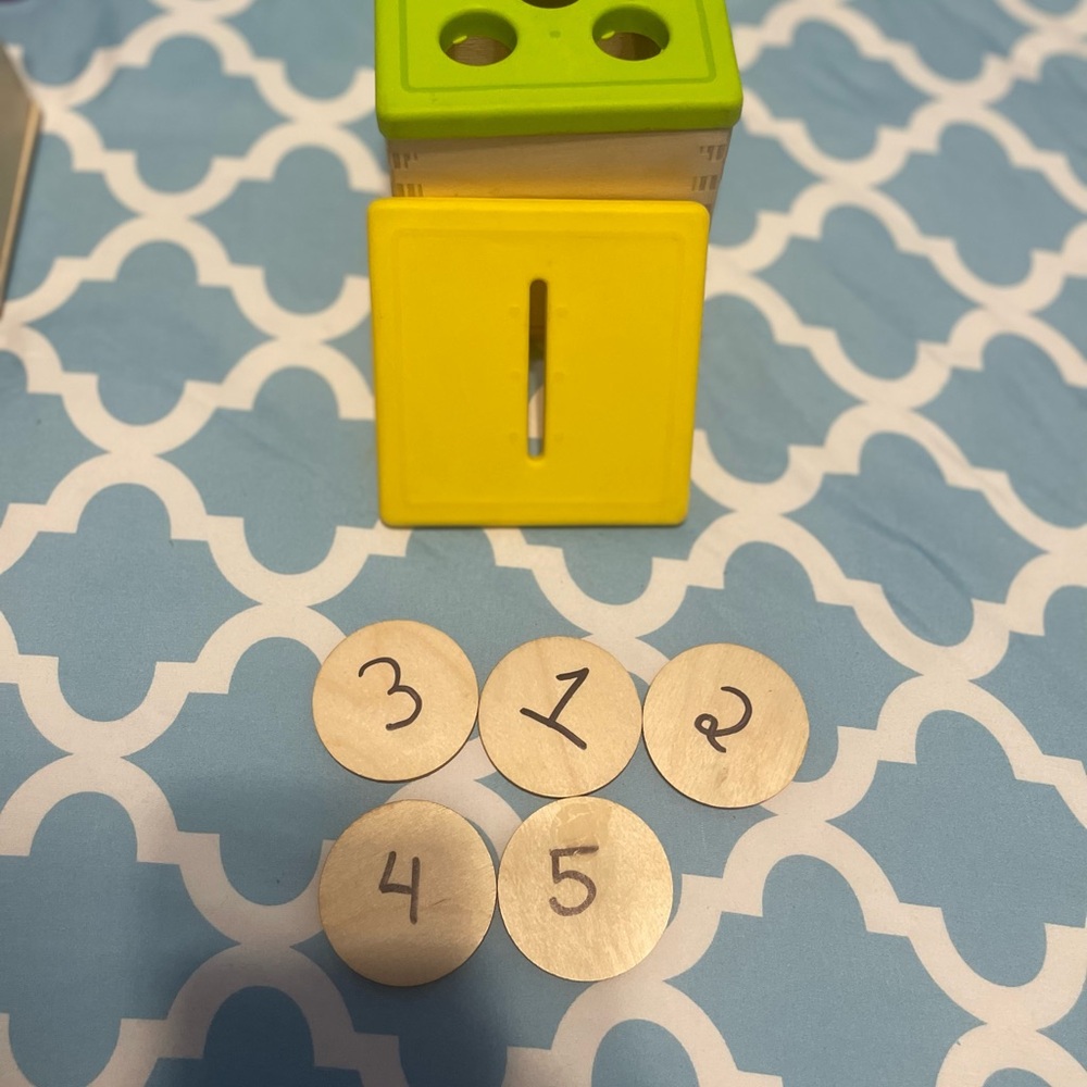 Lovevery coin box set 1 with carrot lid and coin lid